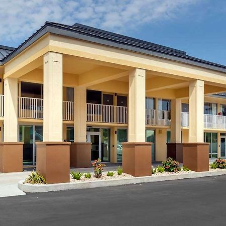 Quality Inn Saint Petersburg North-Tampa Bay Exteriör bild